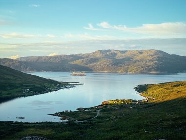Cruise ved fjorden på Kvaløya