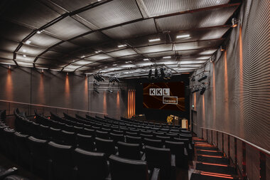 Auditorium mit Leinwand