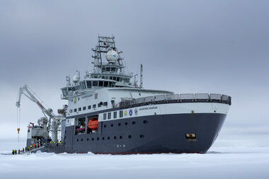 RV Kronprins Haakon