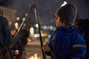 Familie ute i sentrum