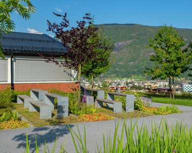 VROOM bench, table, galvanized steel