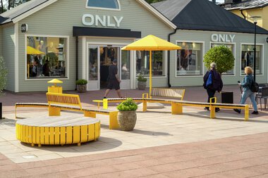 VROOM modules, STRIPES bench, HILL litter bin