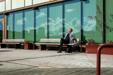 BRISKEBY bench, VROOM planter, BERLIN table