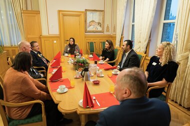 Ribbelunsj med friviligheten hos stortingspresidenten