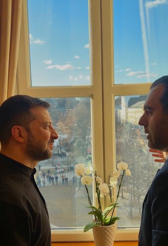 Ukrainas president Volodomyr Zelenskyj besøker Stortinget 20. mars 2025