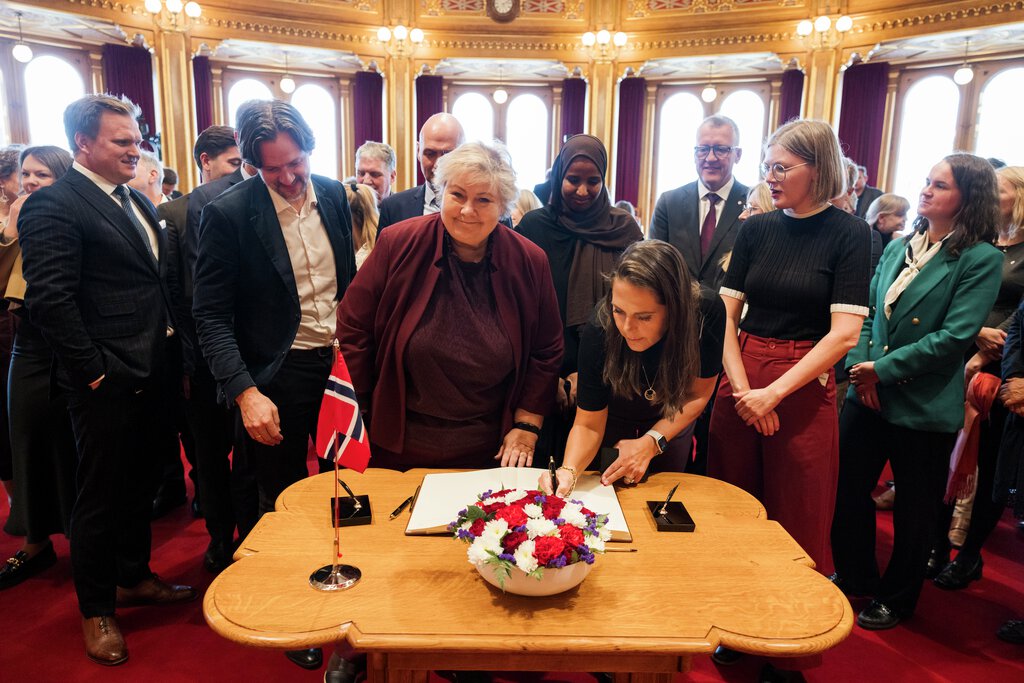 Signering av protokoll 30. sept 2024