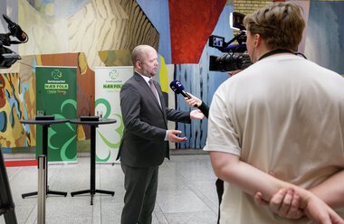 senterpartiet ut av regjering