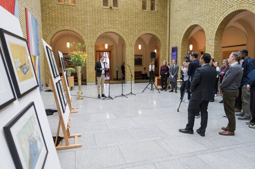 Åpning av karikaturutstilling 19. mars 2025