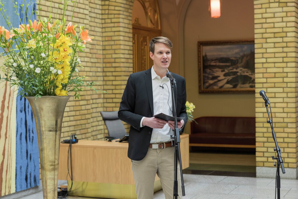 Åpning av karikaturutstilling 19. mars 2025