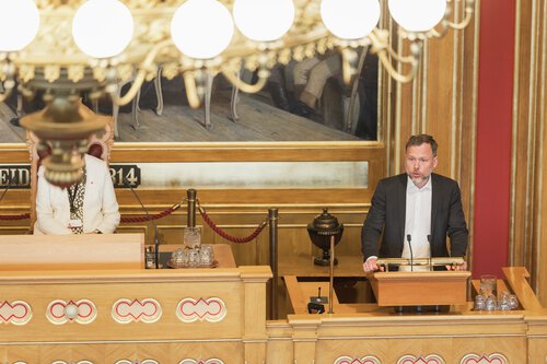 Presentasjon og debatt om fremsatte grunnlovsforslag 24. mars 2025