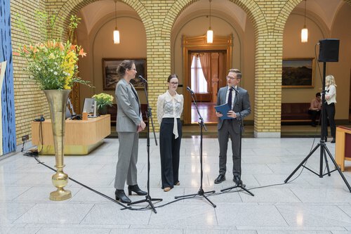 Åpning av karikaturutstilling 19. mars 2025