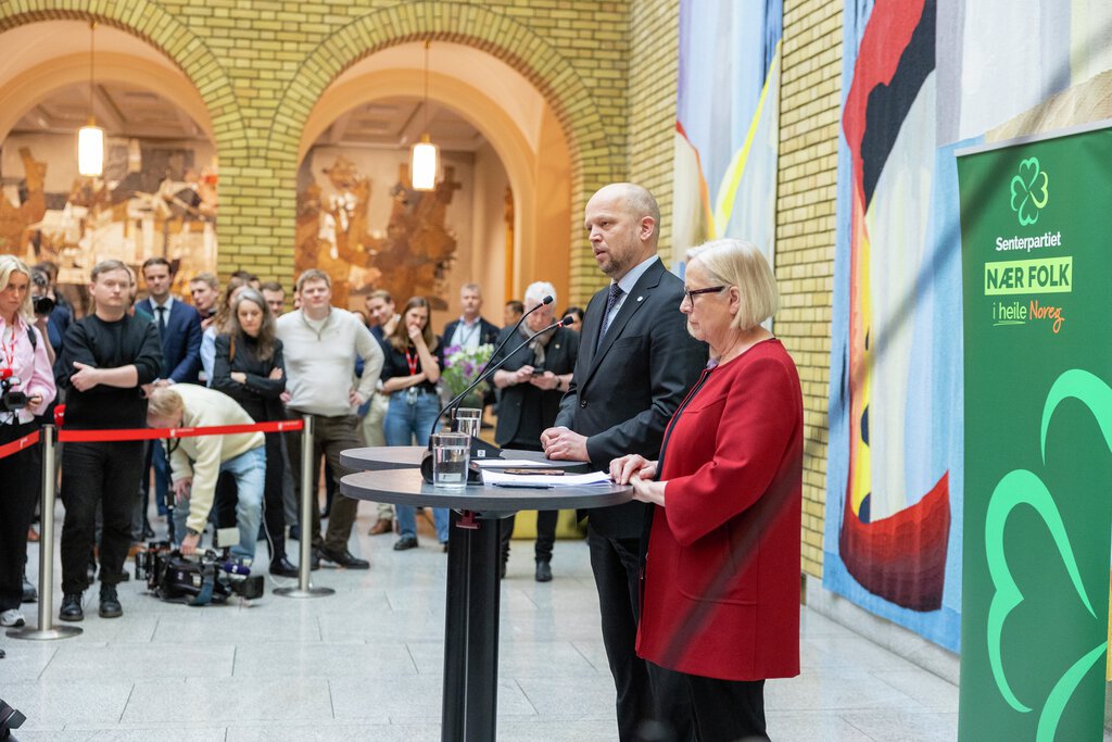 Senterpartiet ut av regjering