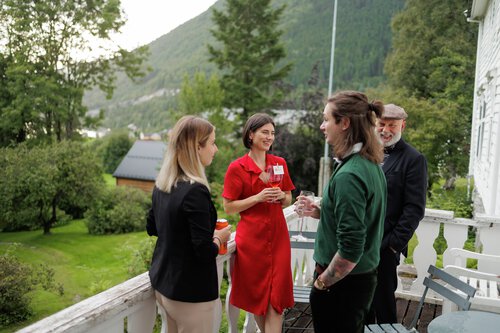 image-description