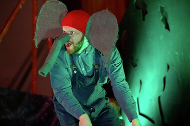 Tur til Orkland i Trøndelag og Grøtte skole i februar 2024 i forbindelse med en skolekampanje. Snakket med kulturkontakt Jorunn Alsethaug og så DKS-produksjone   De kaller meg Påsan  av Feil Teater med 1.-4. klasse.