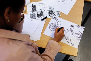  Bilder forteller  på Holtet vgs