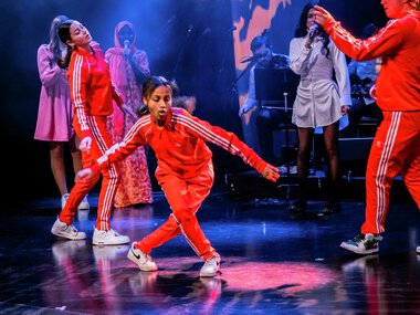 Fargespillkonsert på blå grotte