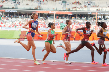 VM Friidrett 2023 Budapest - 1500 meter kvinner forsøksheat - Amalie SÆTEN