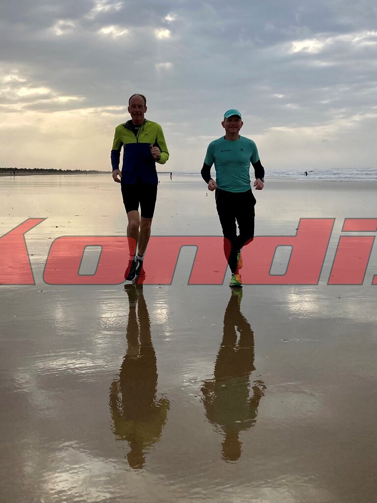 Geir Bjerkestrand (t.h) på Kondis  sin løpeuke i Portugal med Springtime