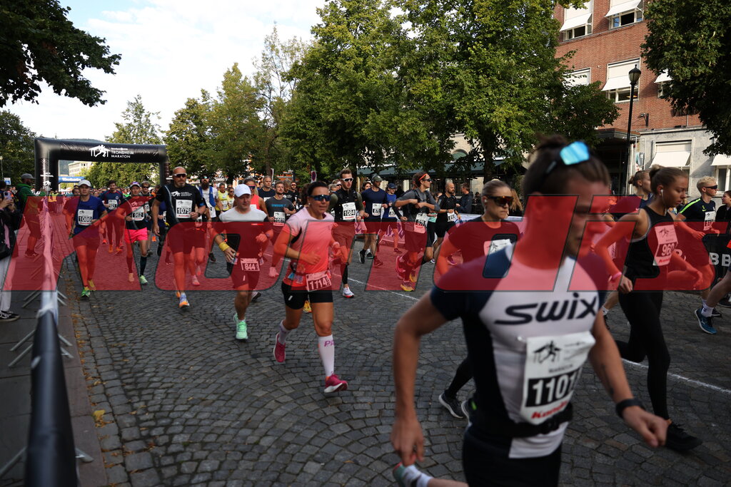 Startfeltet på maraton under Trondheim Maraton 2022
