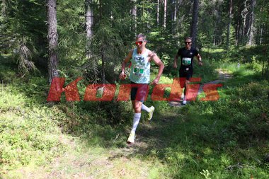 Jarle Marvik (fremst) kom på andreplass på maratondistansen, mens Njål Pedersen vant under Kongsvinger Maraton 2024
