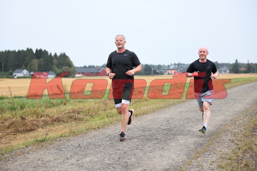 F.v.: Sverre Waagø og Luke Rowland på intervalltrening med Kondistreninga Jessheim