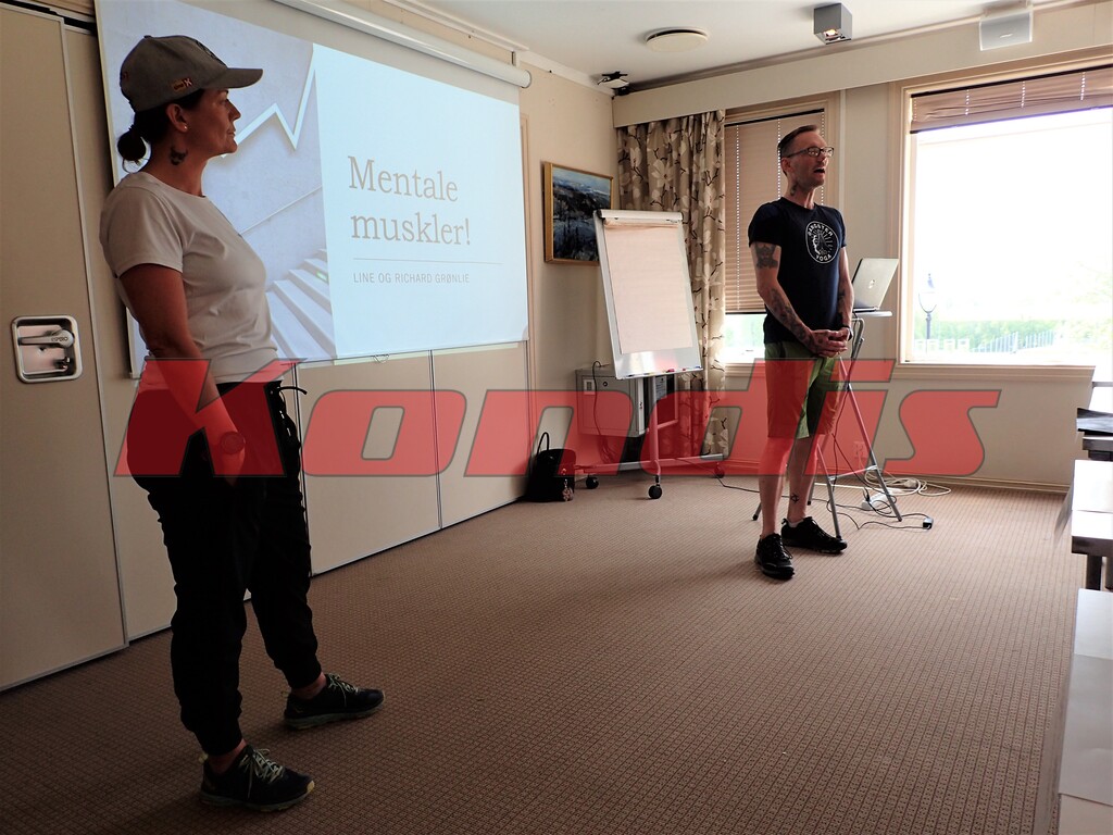 Line og Richard Grønlie holdt foredrag under trenerseminaret for trenerne på Kondistreninga på Lillehammer i 2021
