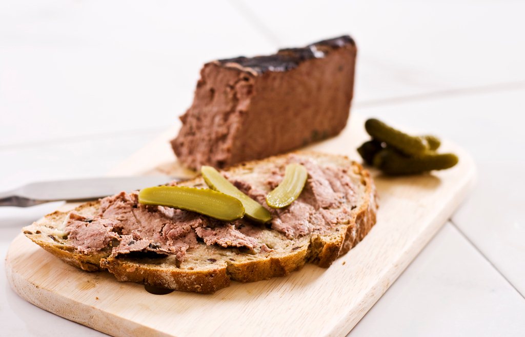 Leverpostei på brødskiva