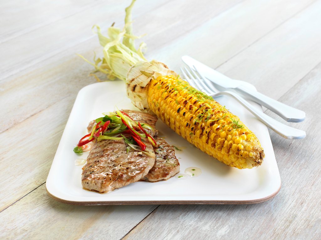 Hot grillet skinkebiff med maiskolbe
