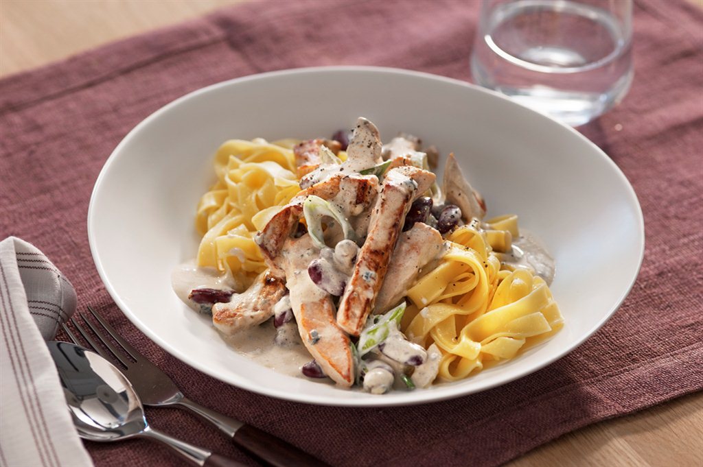 Pasta med strimlet svinekjøtt og blåmuggost 1.jpg