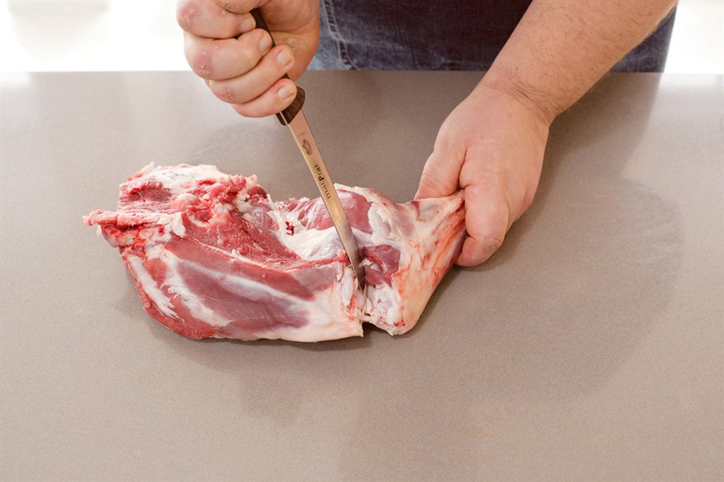 Utbeining av lammelår, trinn 1