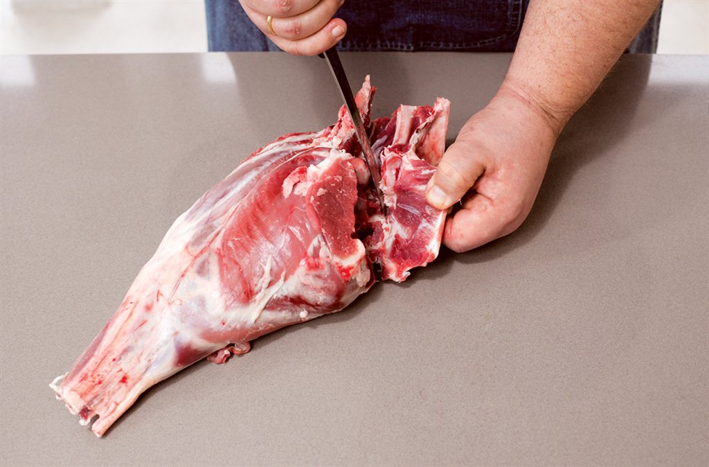 Utbeining av lammelår, trinn 2