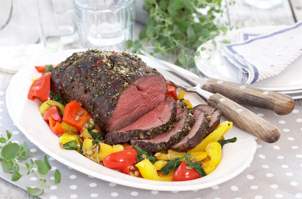 Roastbiff med bakt paprikasalat