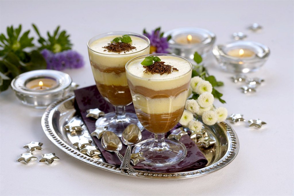Lys og mørk sjokolademousse 