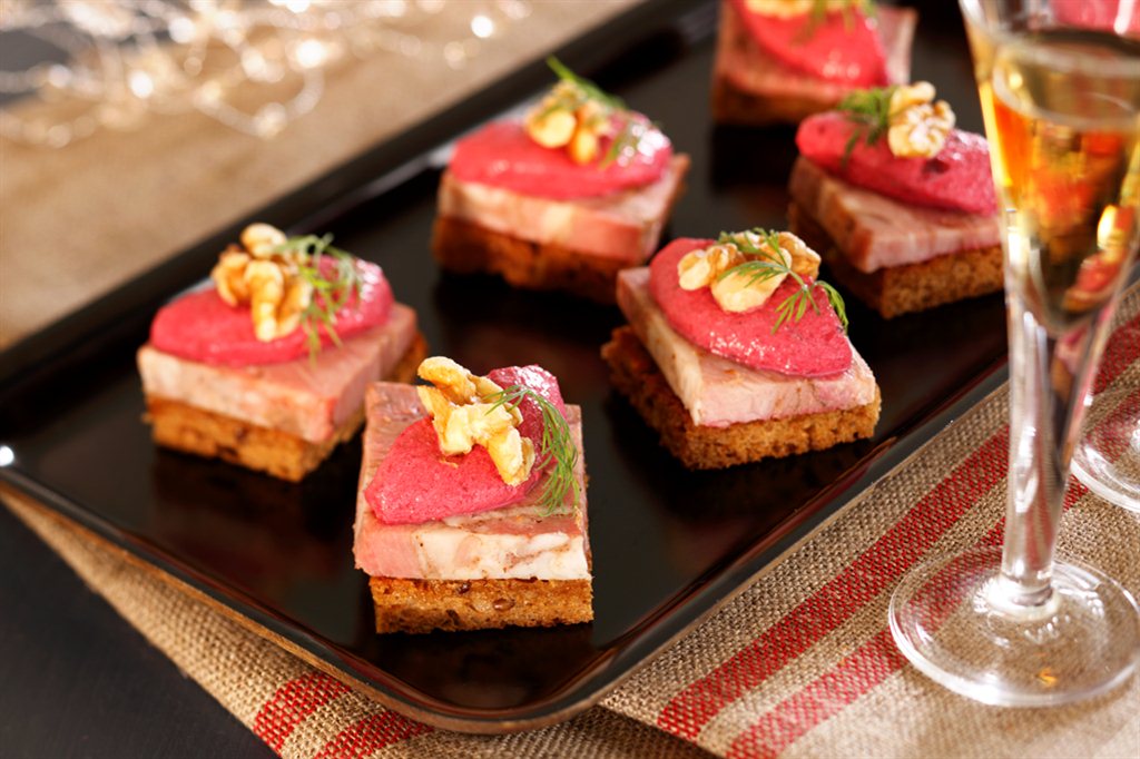 Syltetoast med rødbetkrem