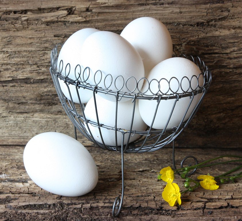 Illustrasjonsbilde av egg i en kurv.