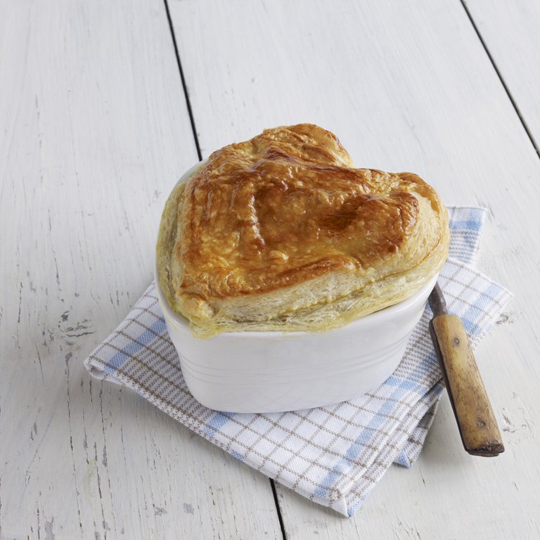 Thaigryte med butterdeigslokk