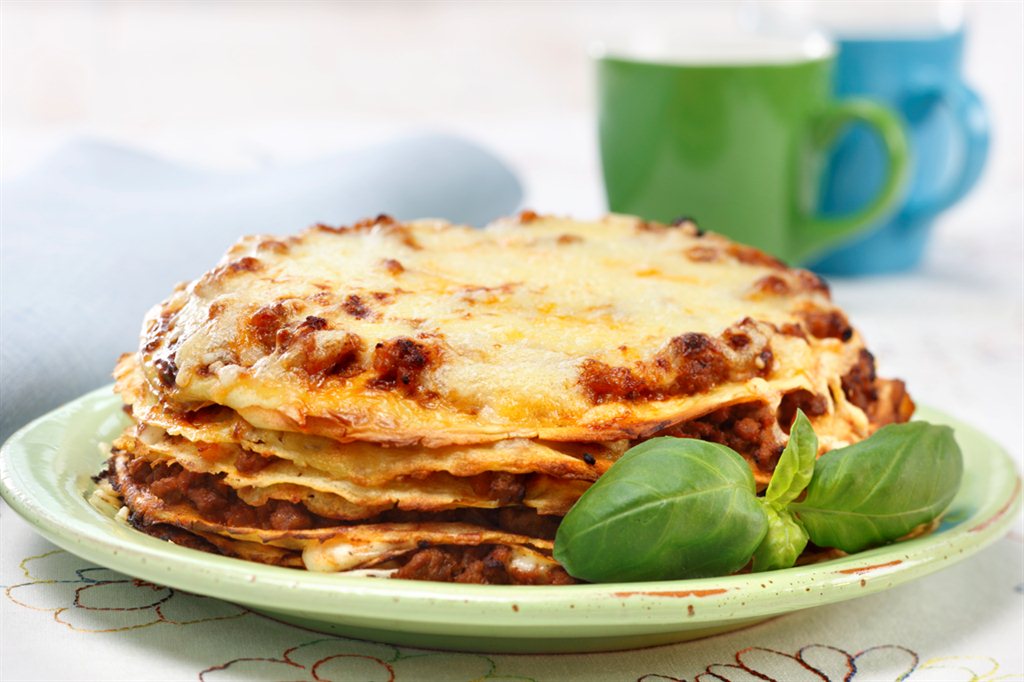 Pannekaketårn med kjøttsaus