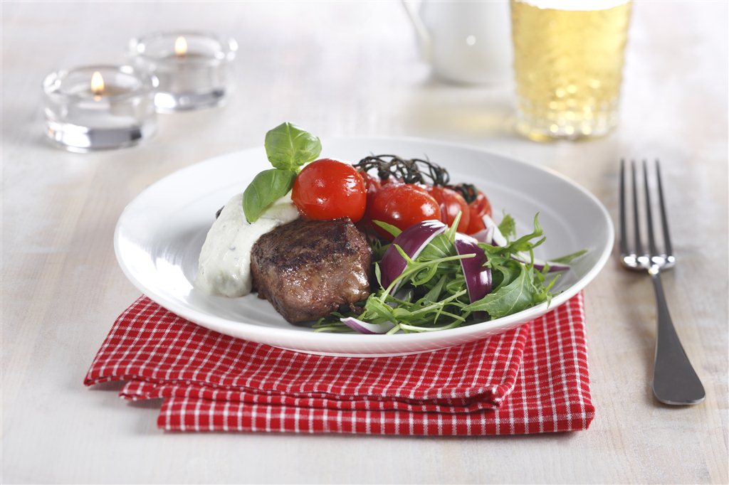 Biff med salat og kesampesto