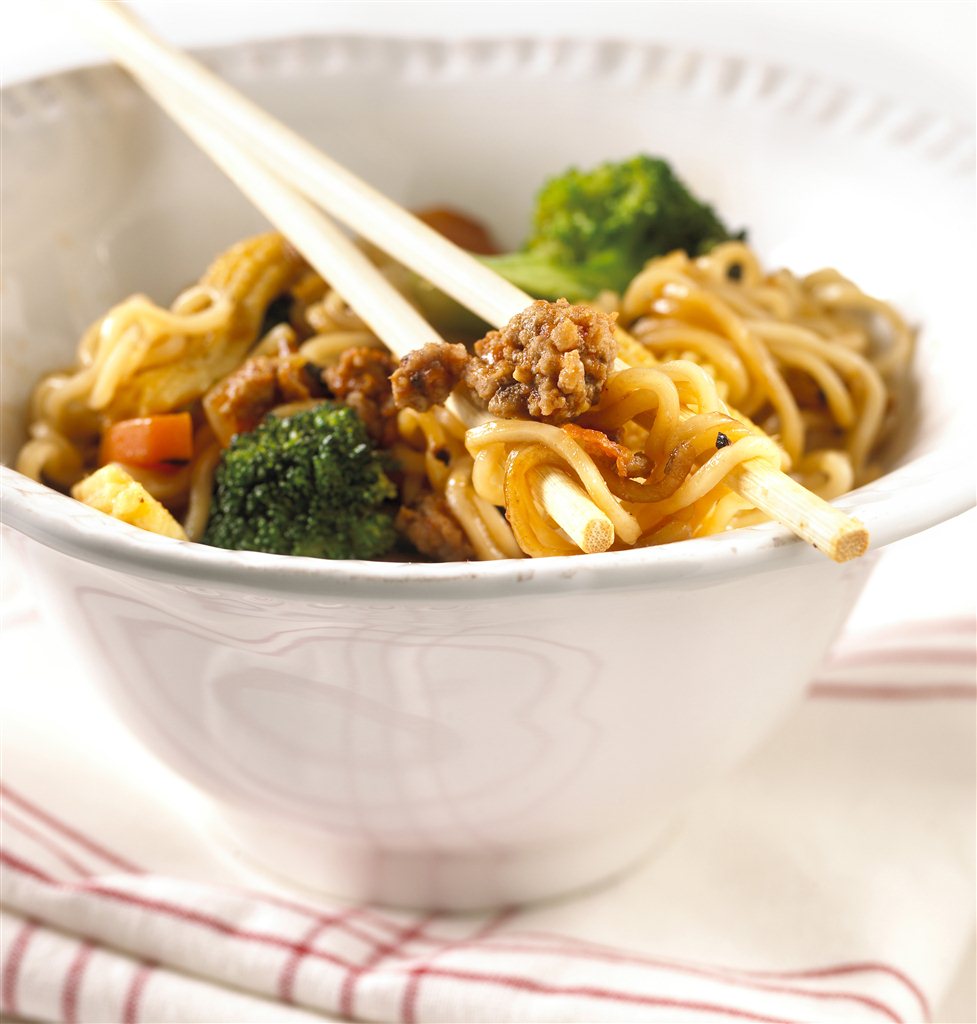 Nudler med kjøttdeig og grønnsaker