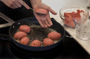 Reinsdyrkaker i kremet viltsaus 3d