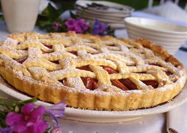 Rabarbrapai med eggekrem