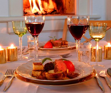 Helstekt kalvefilet med bakt tomat og sellrerirot, lime-potetpuré og calvadossaus med søte rosiner - hovedrett nyttårsmeny 1