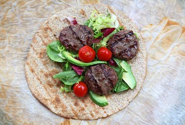 Miniburgere i fullkornslefse 