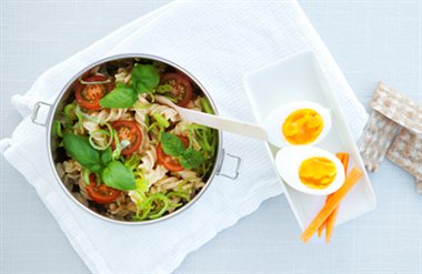 Pastasalat med ravigottedressing