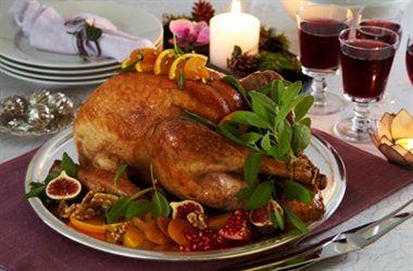 Helstekt aprikosfylt kalkun med appelsinsaus