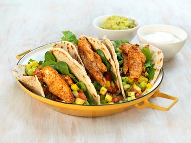 Hjemmelagde tortillalefser fylt med kylling