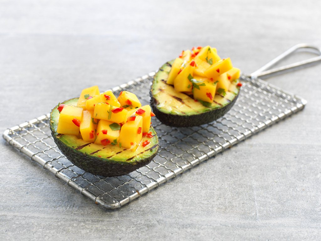 Grillet avokado med mango og chili 