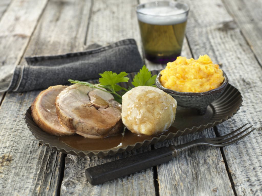 LAMMEBOG MED KOMLER OG ROTMOS