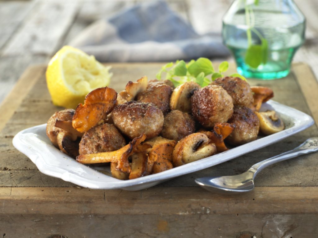 LAMMEKJØTTBOLLER MED SOPP