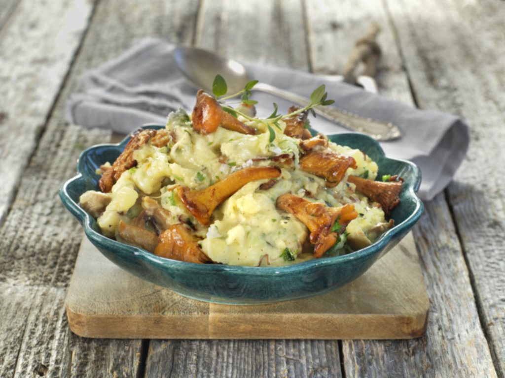 MANDELPOTETMOS MED KANTARELLER